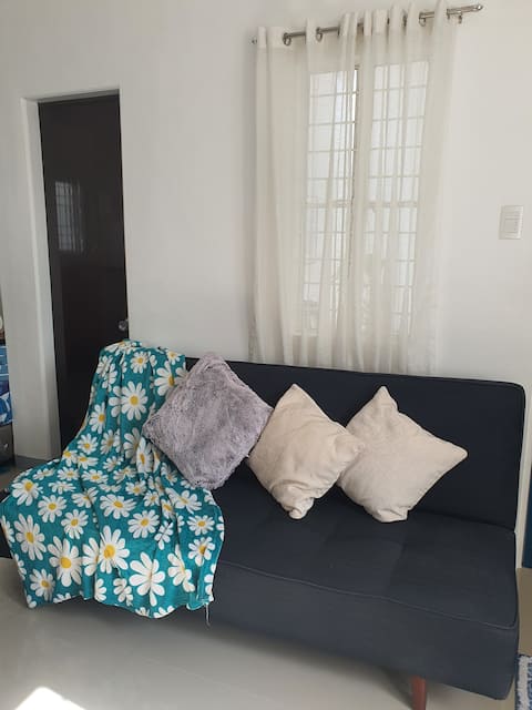 Bright & peaceful small house  Wifi Fiber Netflix