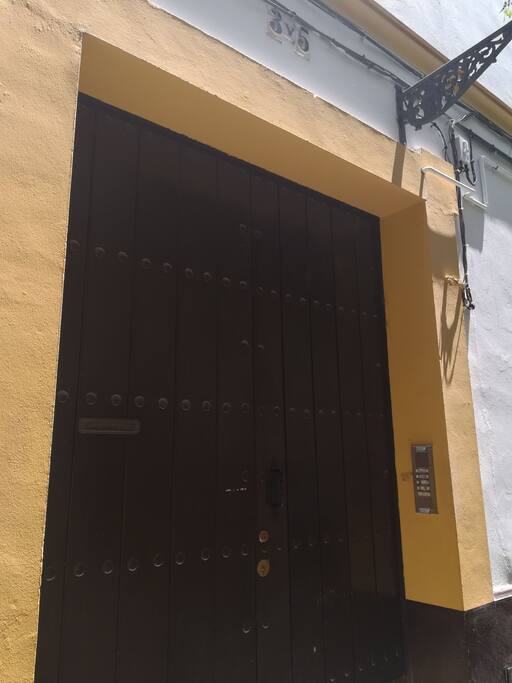 Puerta del Edificio