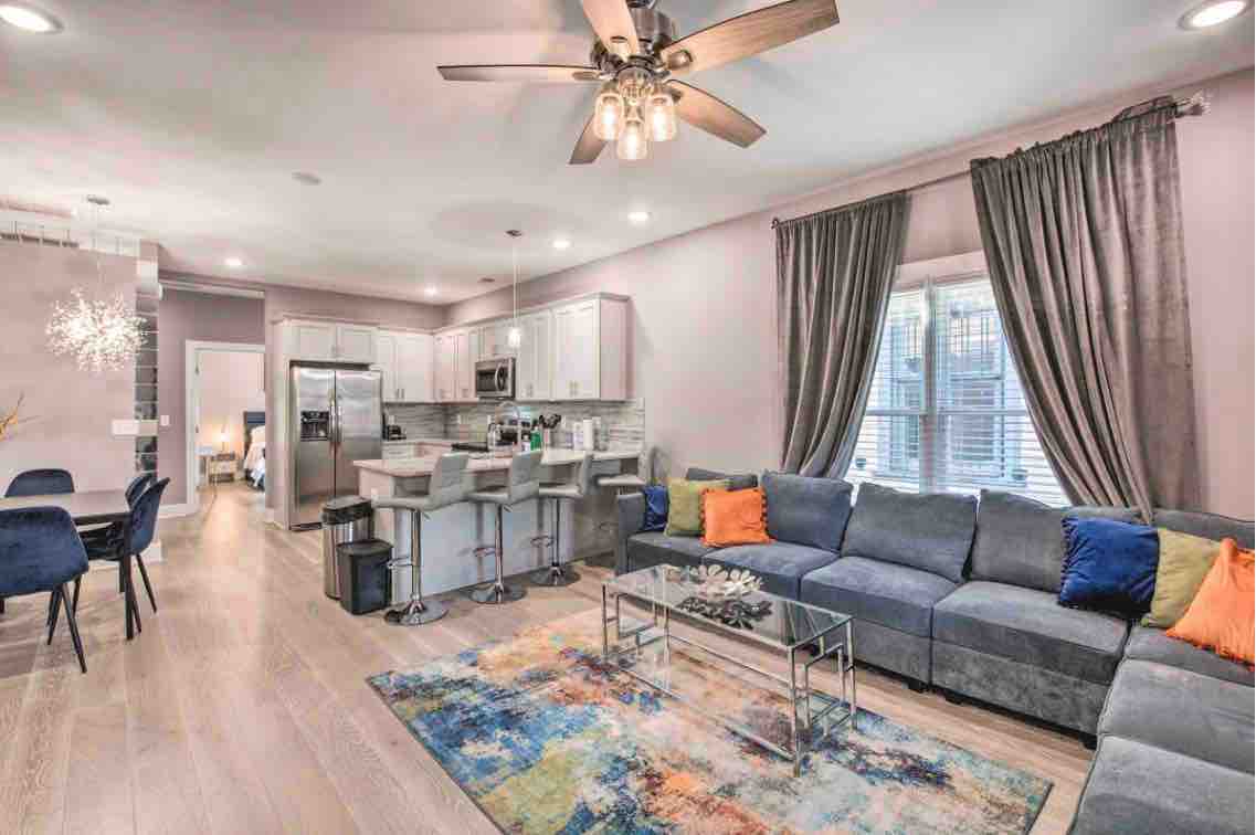 Successful Airbnb property: Cozy 4 bedroom located right in downtown Atlanta. in Pittsburgh