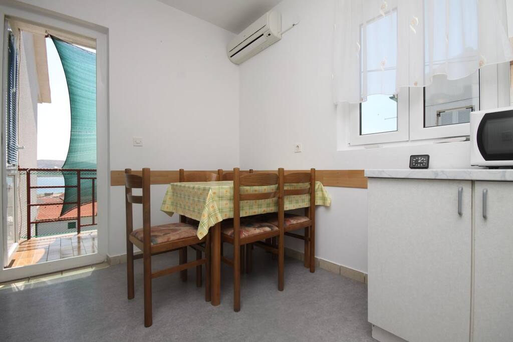 Dining room, Surface: 6 m²