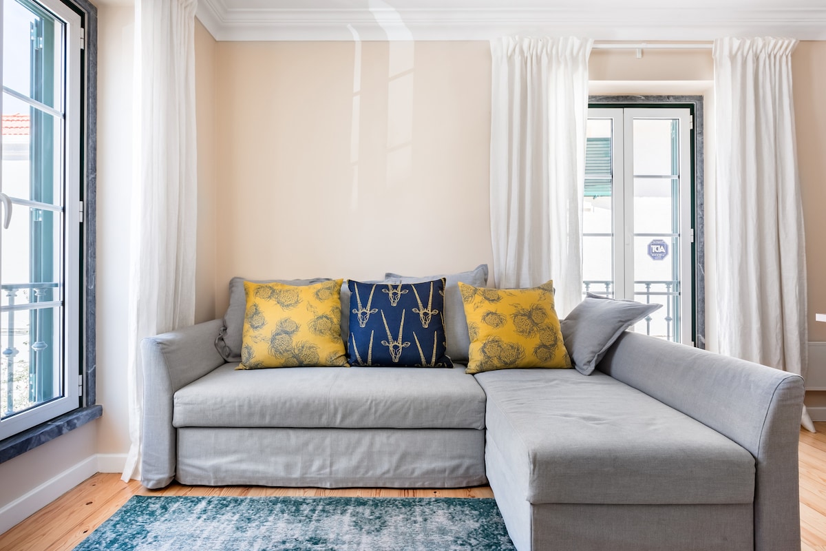 Popular Airbnb listing: De Luxe Modern Duplex in Cascais Historical Center in Cascais