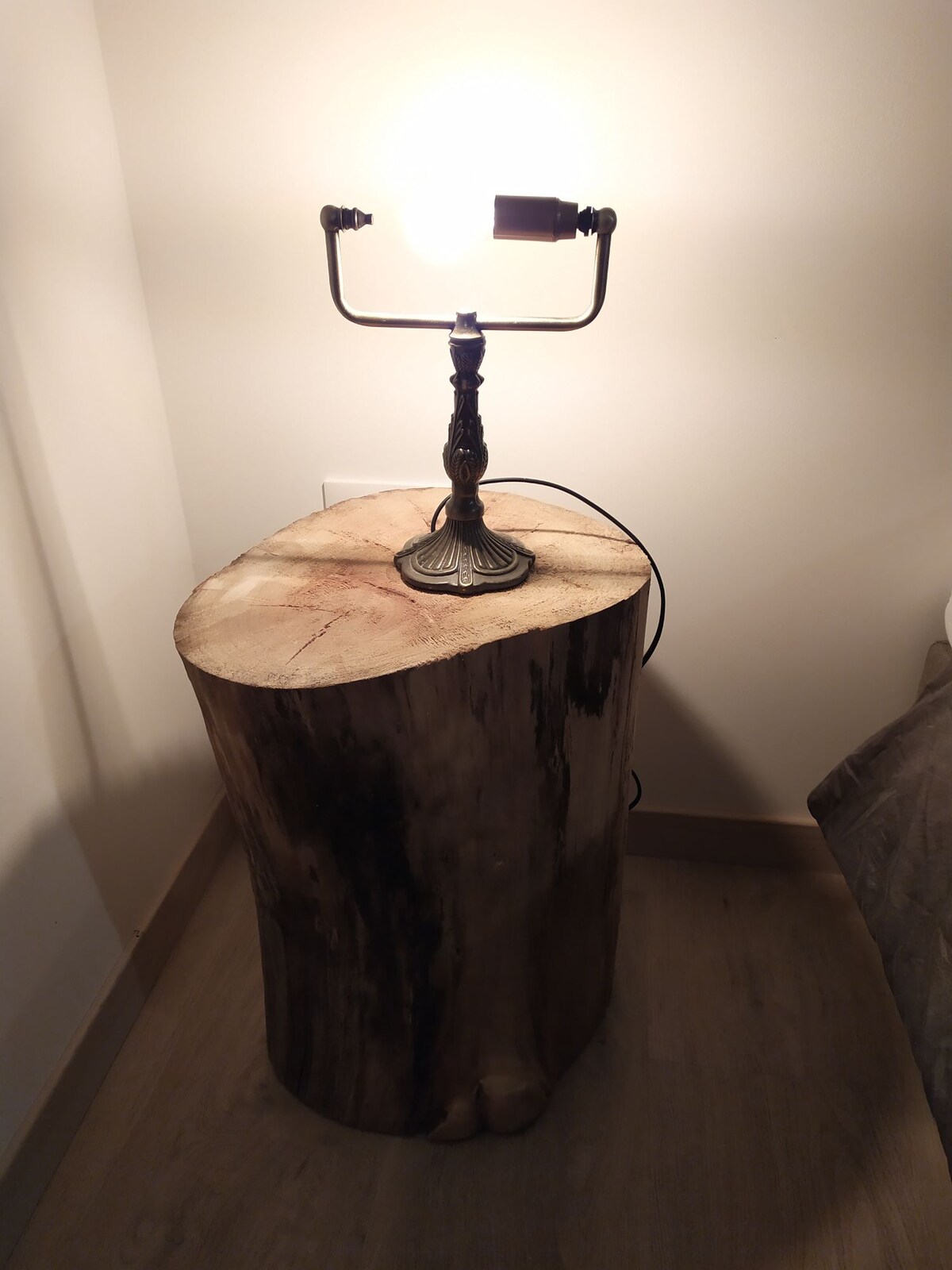 Detalj: noćni ormarić