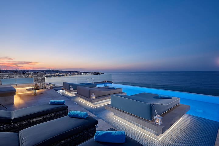 Seafront Apt by Myseasight.com 3 bedroom Seaview