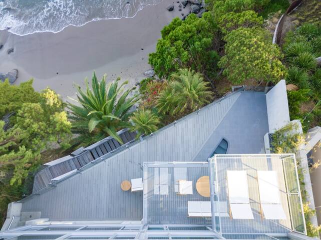 Beachfront Villa Broad Beach w/direct beach access gallery image 2