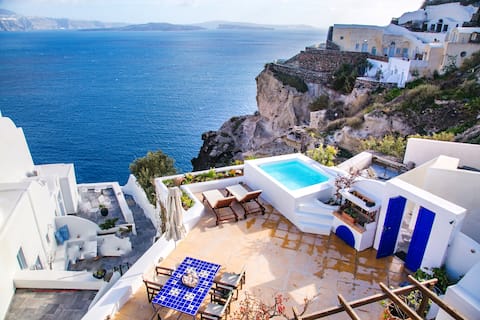 Authentic 2 Bdrm Villa with Plunge Pool & Sea View