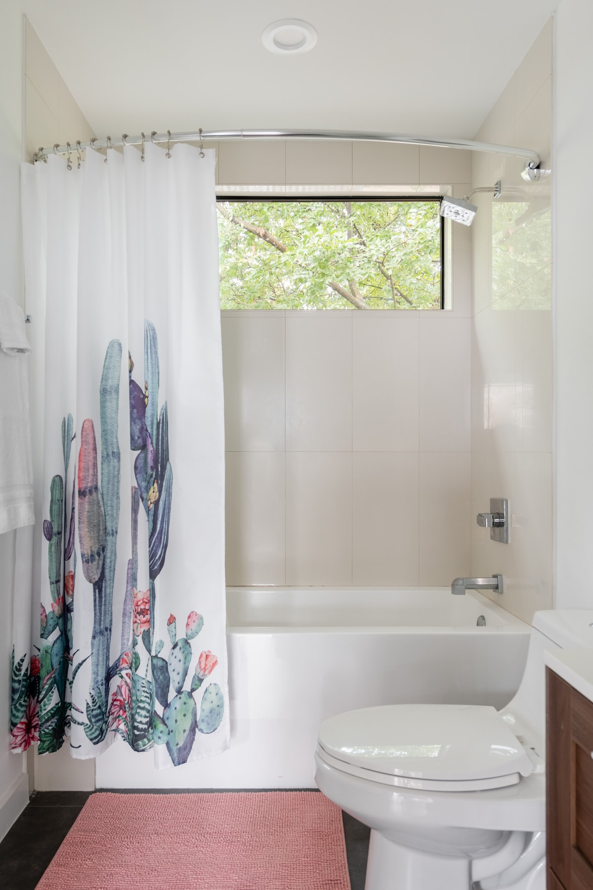 Modern East ATX Gem | Workspace + Walk everywhere