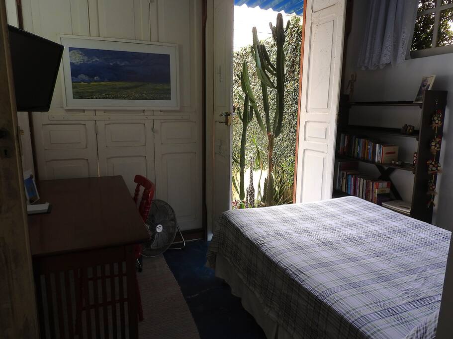 Quarto - vista para jardim