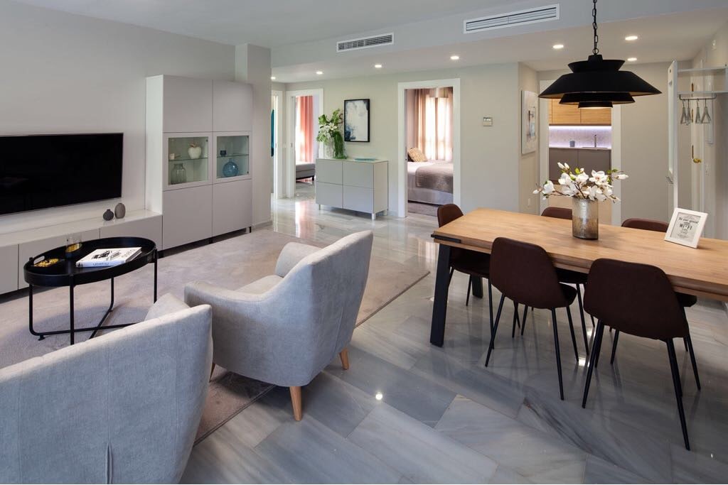 Successful Airbnb property: First line of sea. Entirely renovated. in Torremolinos