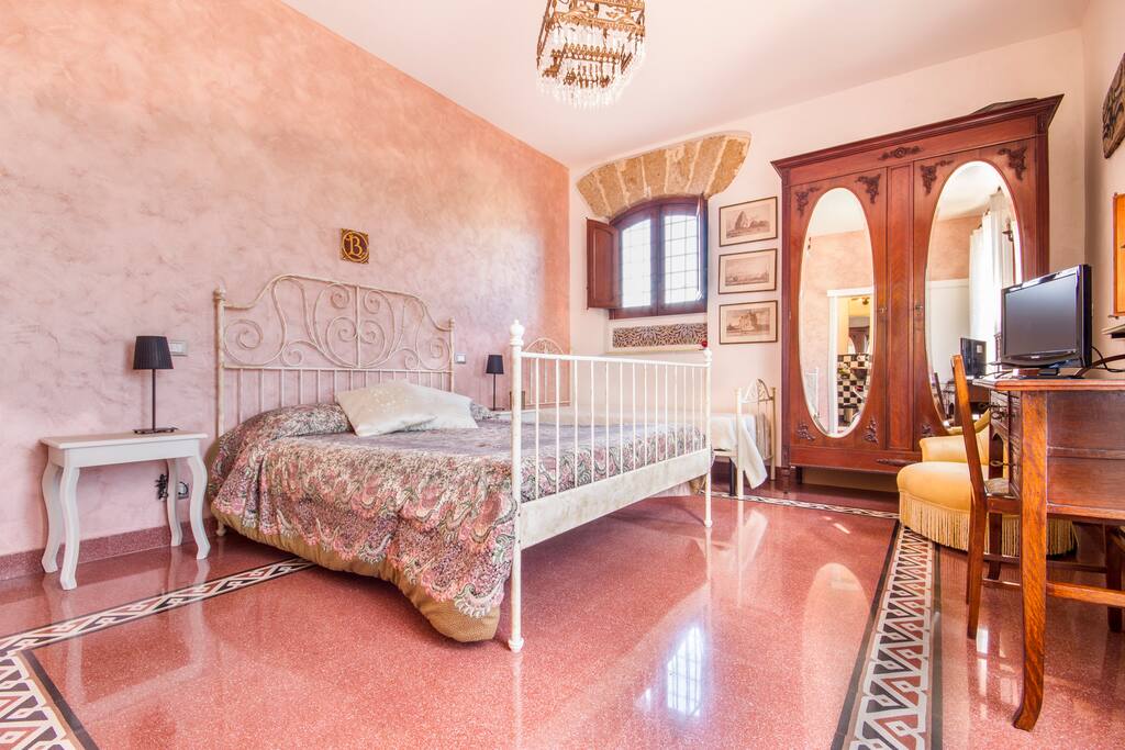 Private bedroom