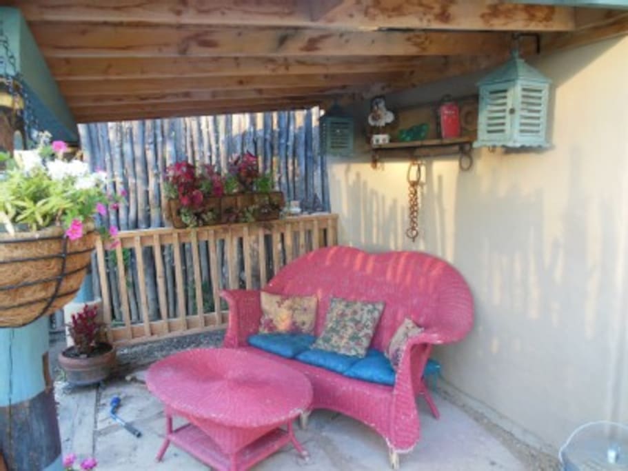 Side portal seating and gardens