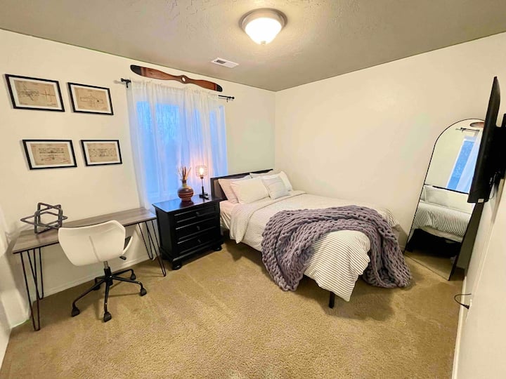 Aviator's Alcove