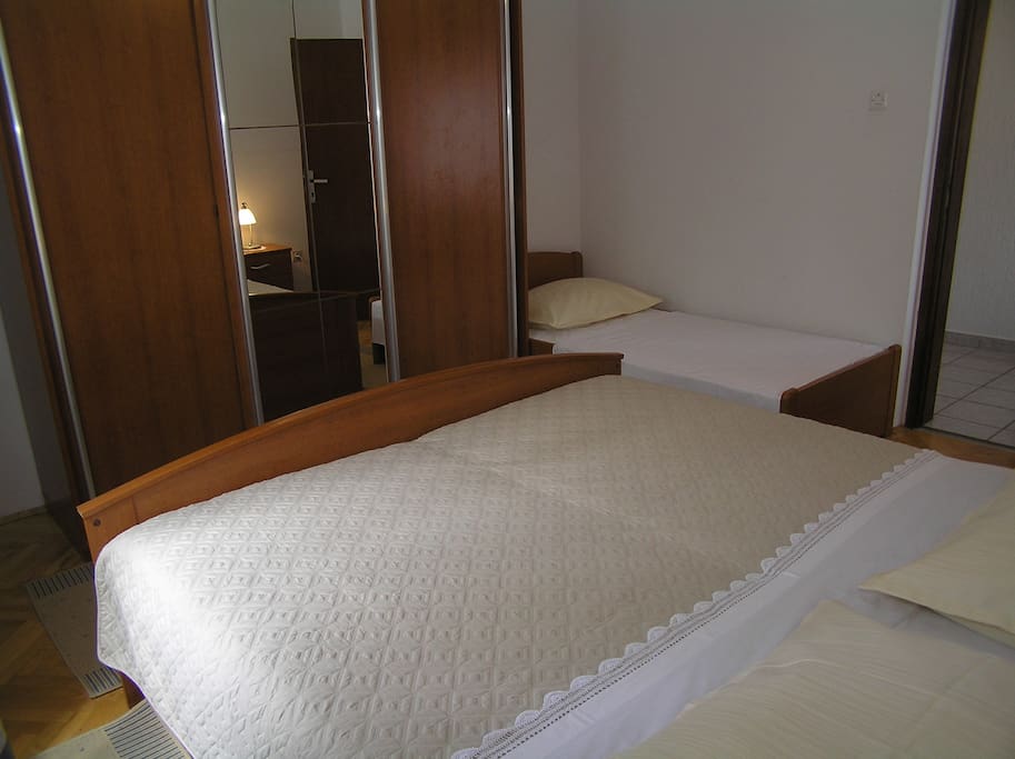 Sleeping room 1