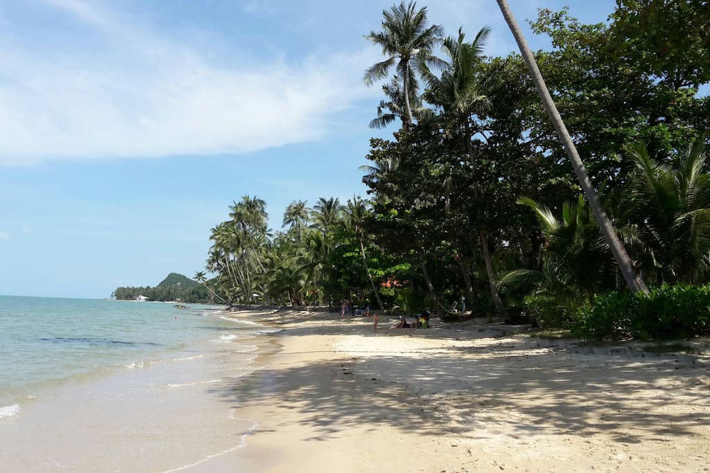 BANGPOR BEACH is at a walking distance from Baan Sawadee villa.