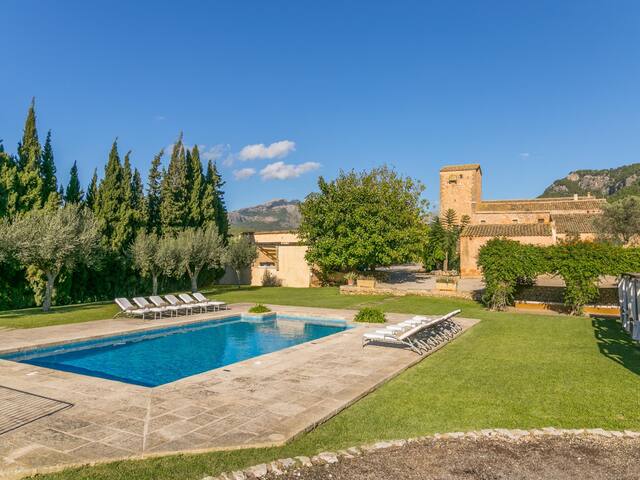 Historical House in Mallorca Up To 8 Guests