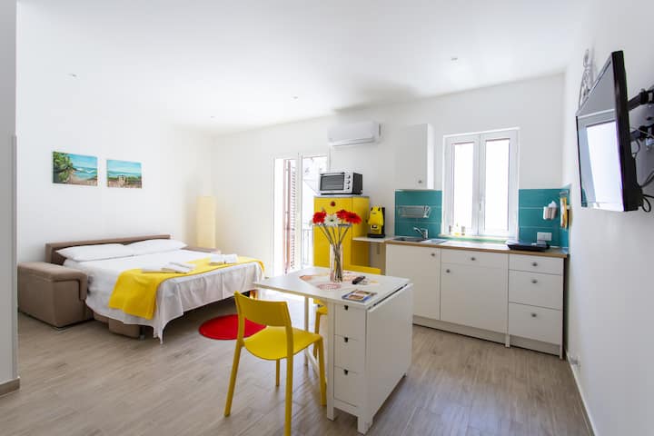 Monolocale E Terrazza In Centro-loft With Terrace - Palermo