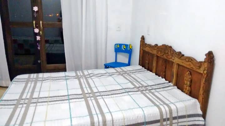 Spavaća soba 1 (bračni krevet + jednostruki krevet)