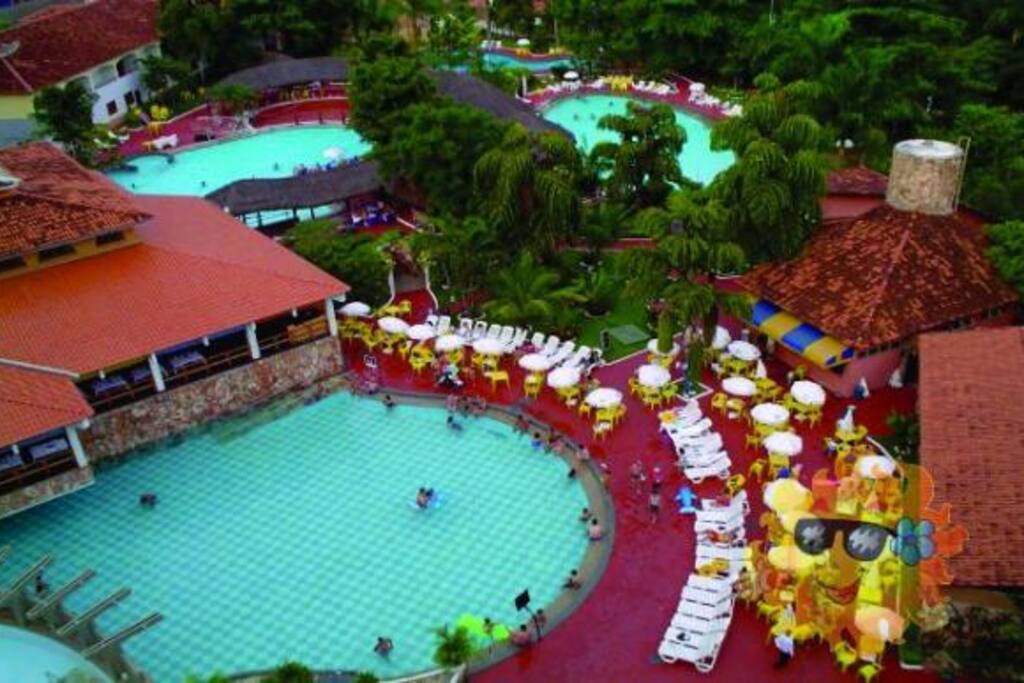 RESTAURANTE E PISCINA