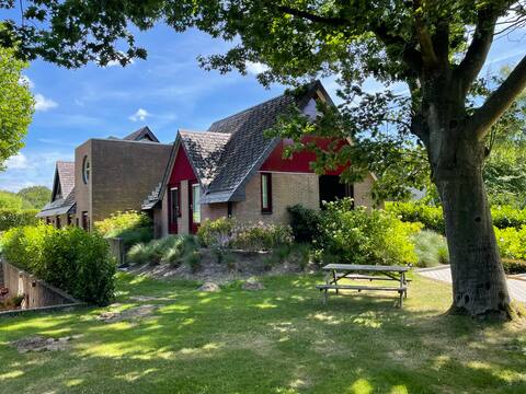 Villa Scorpio: holiday home near forest and lake!