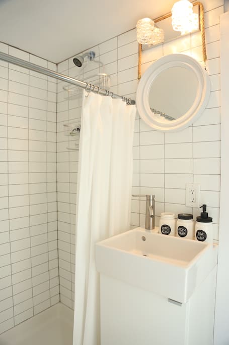 Loft bathroom - fully stocked with all the amenities; fluffy bath towels, shampoos, soaps, conditioner & hair dryer