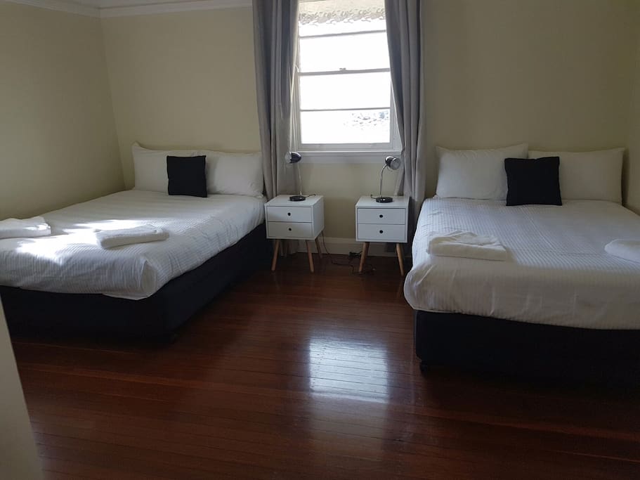 2 Double Beds