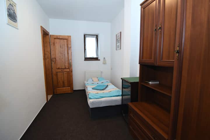 Ერთადგილიანი ოთახი