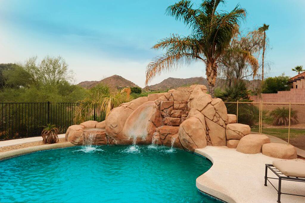 HEATED POOL & SPA - FUN FOR THE WHOLE FAMILY