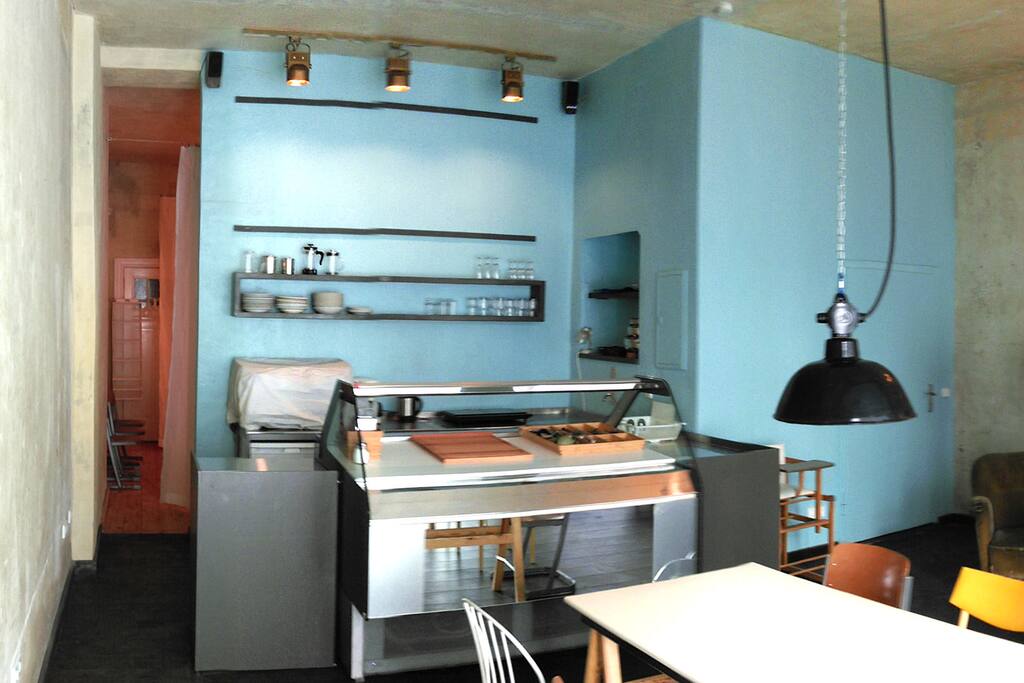 .., offener Küche..
(..., open kitchen..)