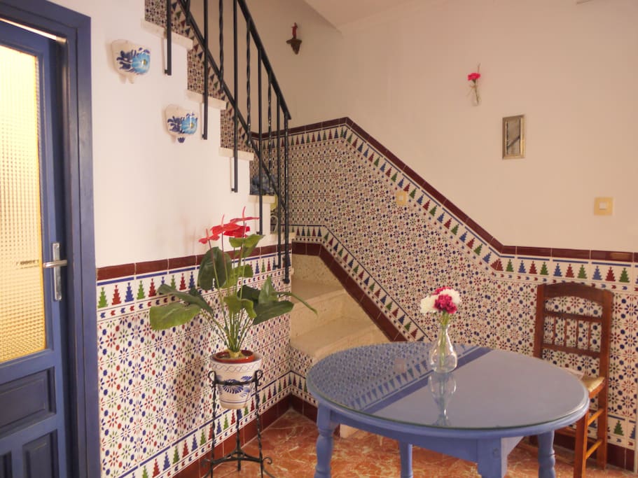 Dining room, traditional tiles.