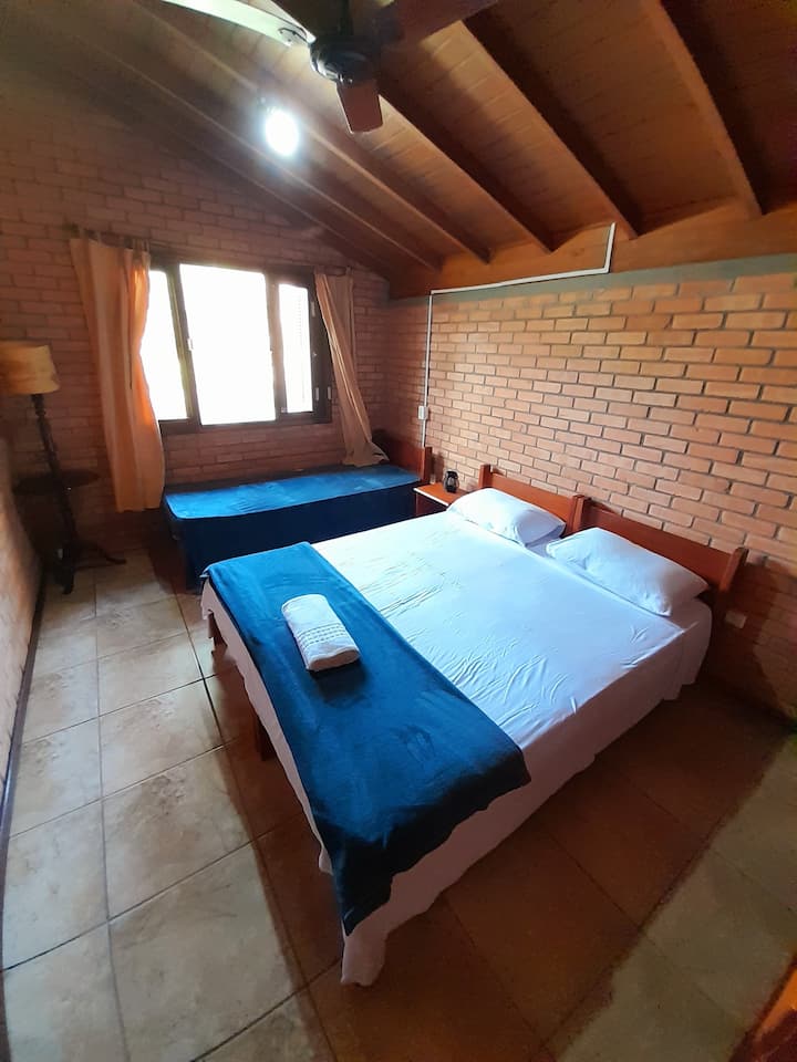 Chumba 2 cha watu wawili + cha mtu mmoja