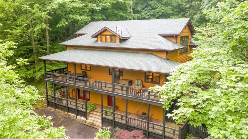 Tranquil Terrace in the Woods - 1 Bedroom