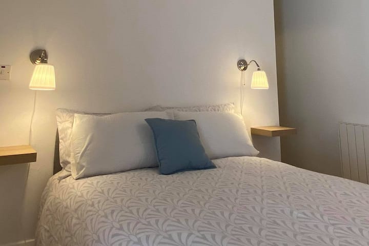 Room 3 Good Value, Central & Secure letting.
