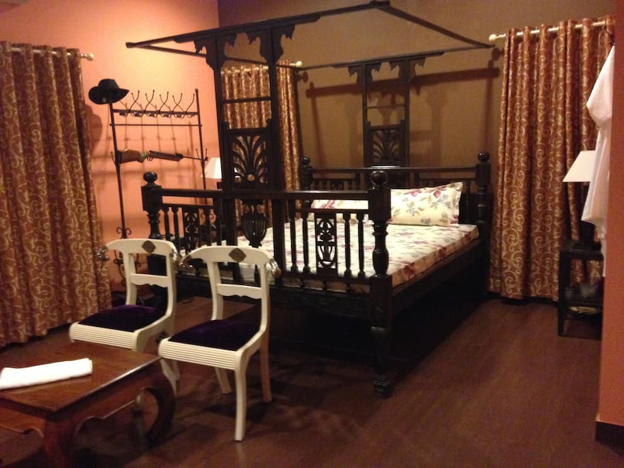 Bedroom with Four Poster bed