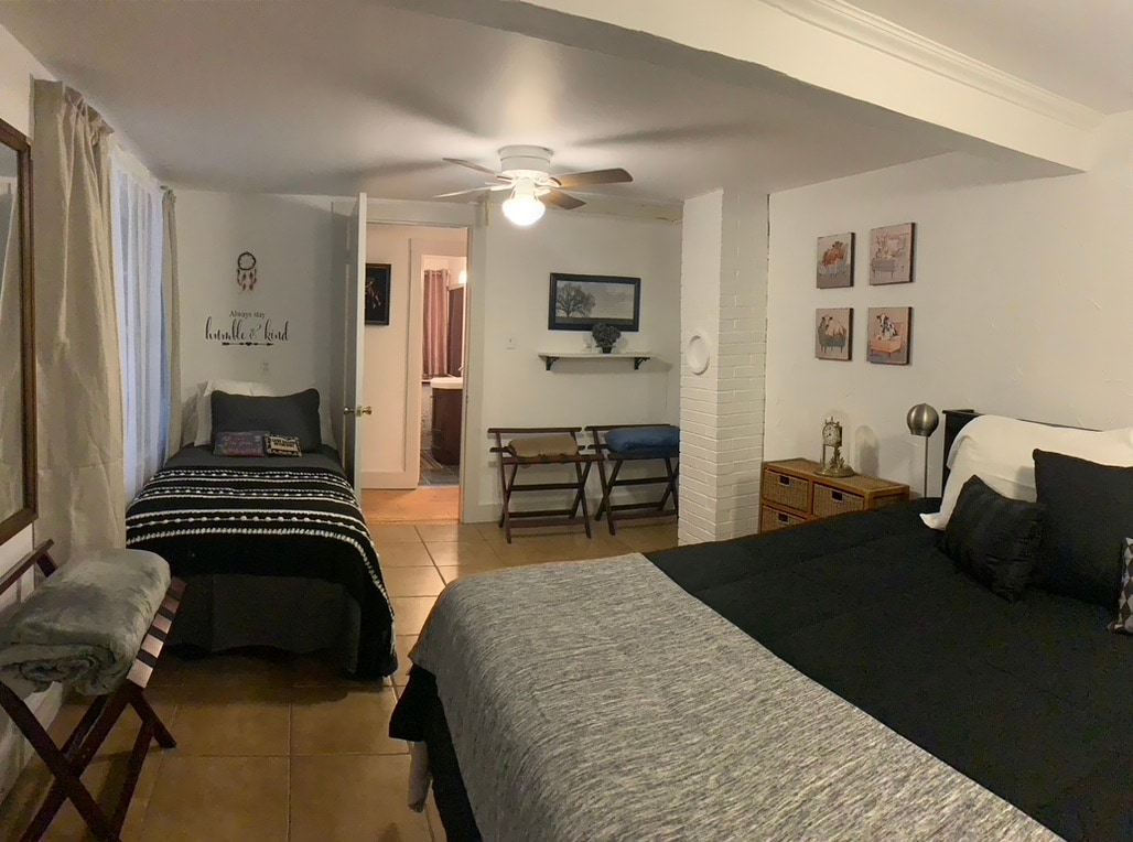 Спалня с двойно легло/спалня с 2 отделни легла