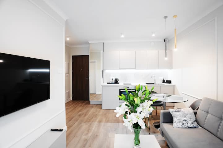 Luxury Apartment Mennica Residence - Warsaw