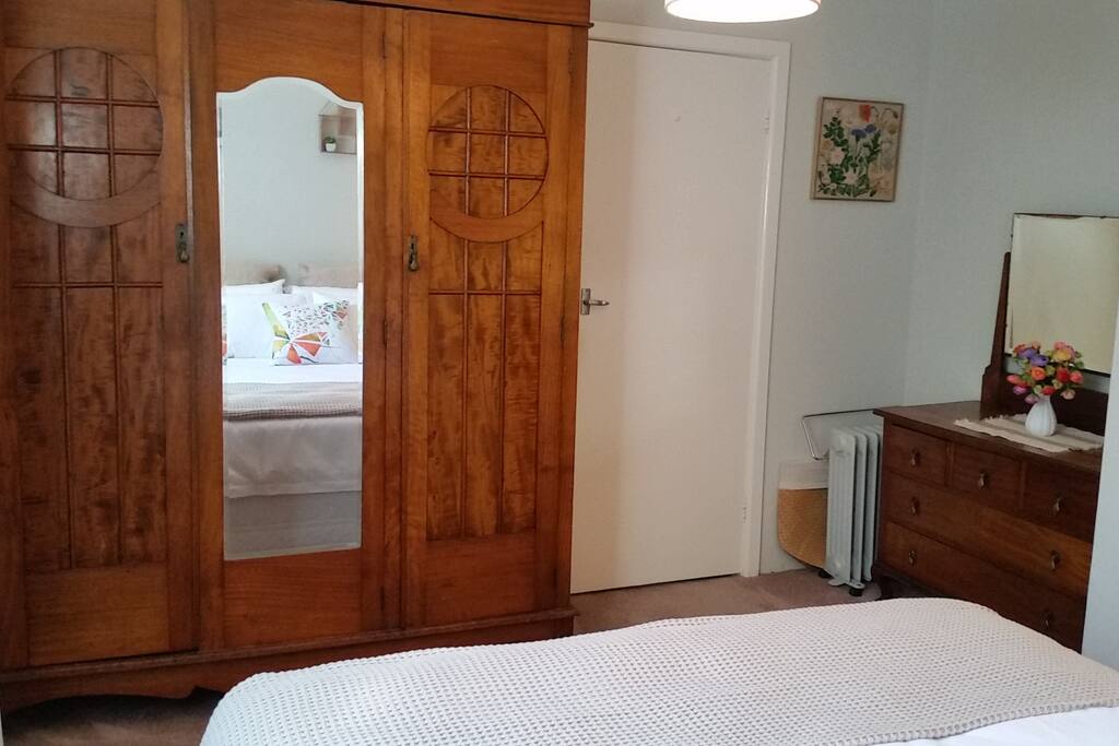 Bedroom - wardrobe and dressing table