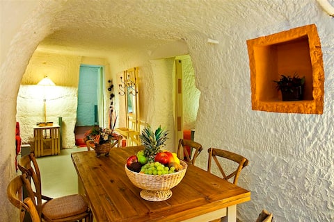 Caves Hotel - Alimoche Cave, Bardenas Reales