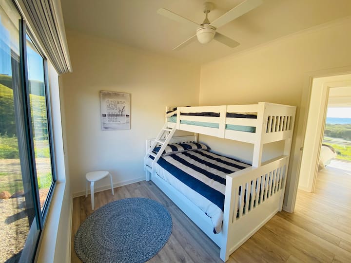 Chambre Trio Bunk - Simple sur un lit double, avec une gigogne simple en dessous