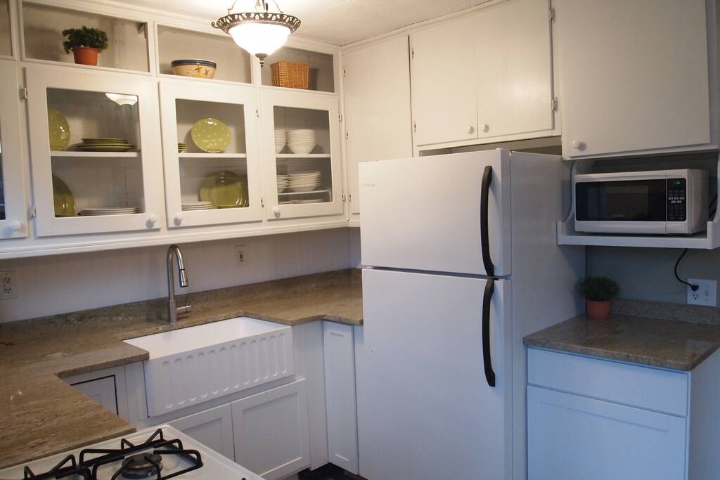 Brookshore Cottage Sleeps 12 at Chippewa Lake Cottages for Rent in