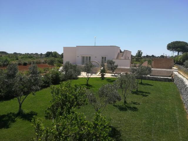 VILLA RAFFALLA PER UNA MAGICA VACANZA NEL SALENTO gallery image 2