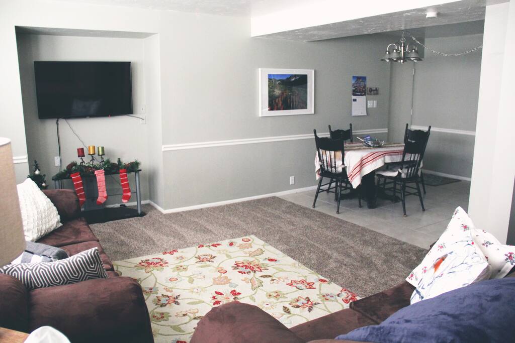 Open, clean and cozy.