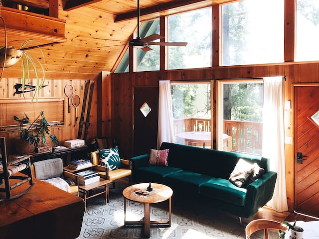 Road Trip A-Frame Cabin in Lake Arrowhead