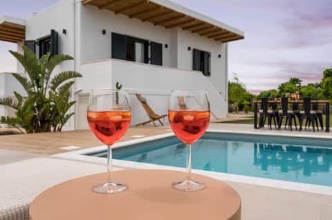 Luxury villa with pool