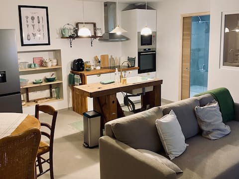 Popular Airbnb listing: Cozy apartment in the city center in Étaples