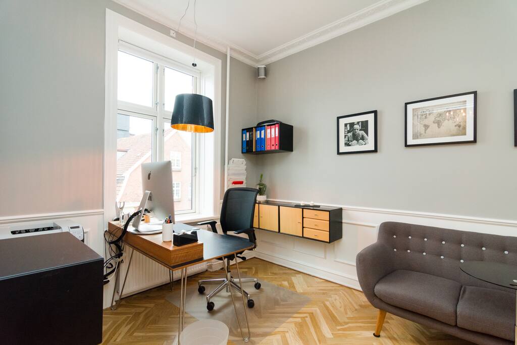 Office/lounge room