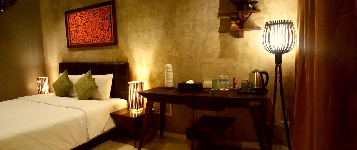 Rm 2: Hidden Spot, King Bed, Near Nite Bazaar