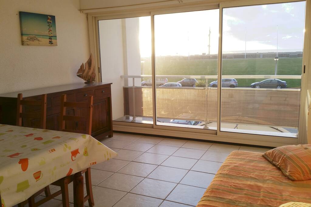 séjour avec accès balcon