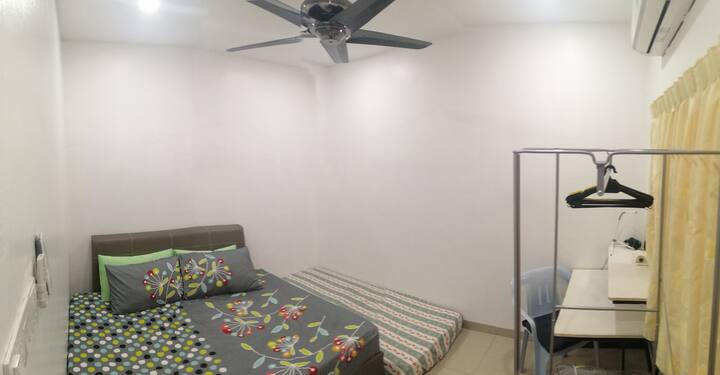 Bedroom 1 (1-3 pax)
1 king size bed + 1 thick mattress
Air-conditioning, fan, light, working desk and chair
