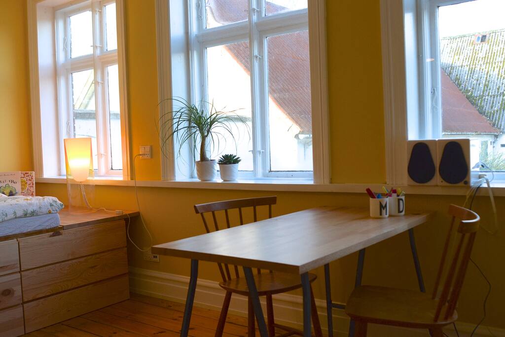 What more do you need than a bed, desk, decent wifi and North facing windows?