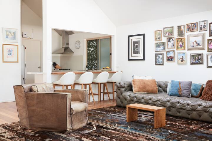 Lookout _ontallows 🌊 Beach front house Byron Bay gallery image 3