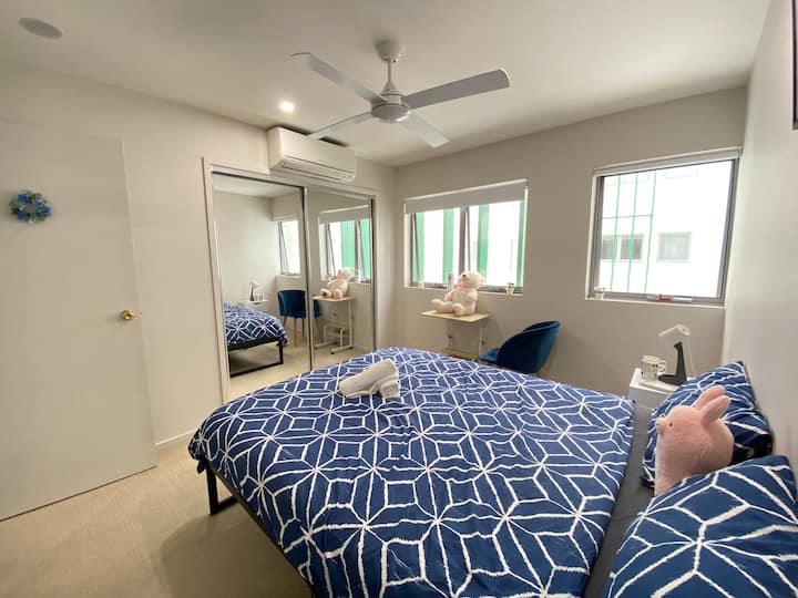 Private room next to Westfield pet friendly Apartments for Rent in